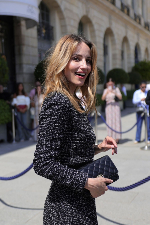 Dianna Agron Arrives at Chanel Show Paris Fashion Week 2