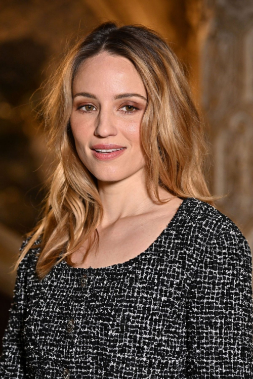 Dianna Agron Chanel Fashion Show Paris 1