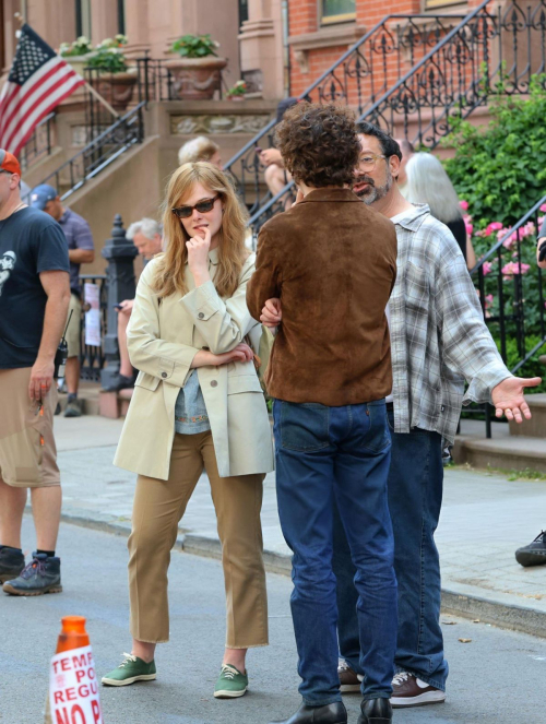 Elle Fanning on the Set of "A Complete Unknown" in Hoboken, New Jersey 4