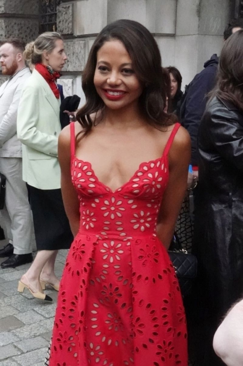 Emma Thynn Arrives at Royal Academy Summer Party in London 1