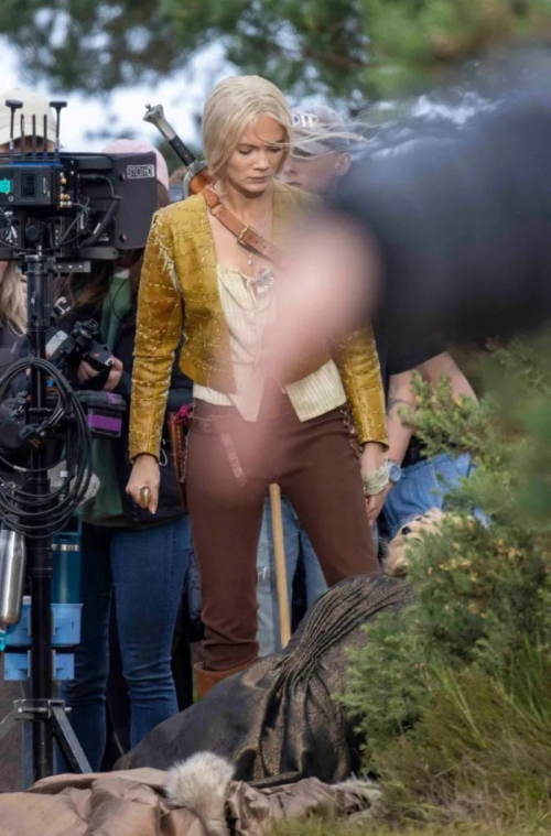 Freya Allan on the Set of The Witcher 2