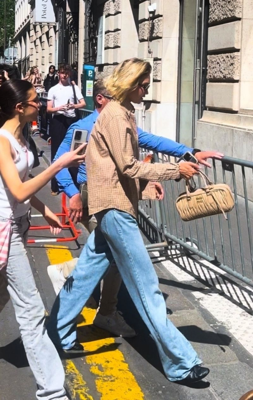 Gigi Hadid Arrives at Vogue Event in Paris 3