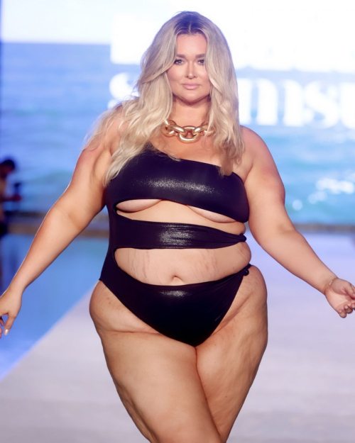 Hunter McGrady at Sports Illustrated Swimsuit Runway Show in Miami Beach