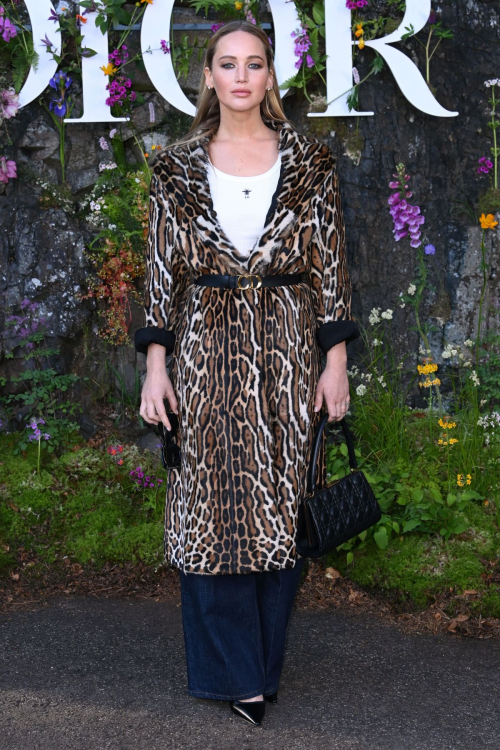 Jennifer Lawrence at Dior Cruise 2025 Fashion Show in Crieff 7