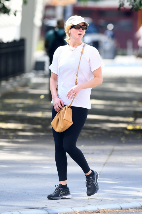 Jennifer Lawrence Out and About in New York 6