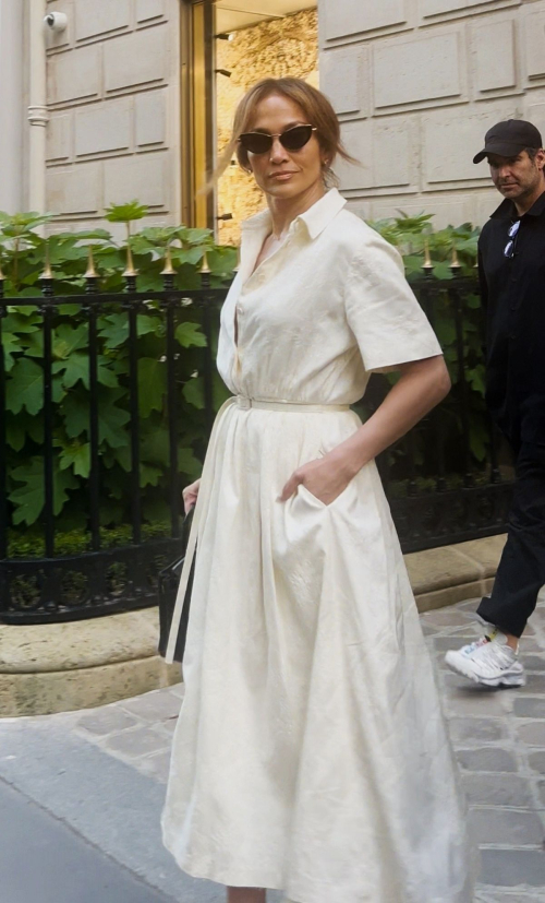 Jennifer Lopez Out Shopping in Paris During Fashion Week 2