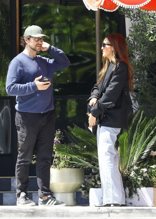 Jessica Alba and Joseph Gordon-Levitt Grab Lunch at Bird Street Restaurant in Los Angeles - June 2024 4