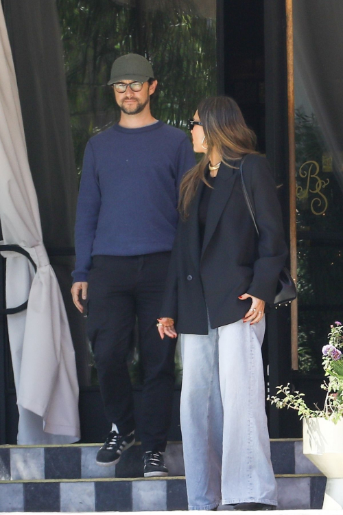 Jessica Alba and Joseph Gordon-Levitt Grab Lunch at Bird Street Restaurant in Los Angeles - June 2024 5