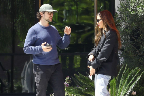 Jessica Alba and Joseph Gordon-Levitt Grab Lunch at Bird Street Restaurant in Los Angeles - June 2024 6