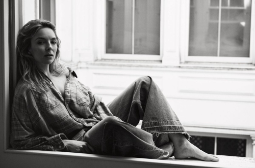 Jodie Comer for Elle UK - July/August 2024 1