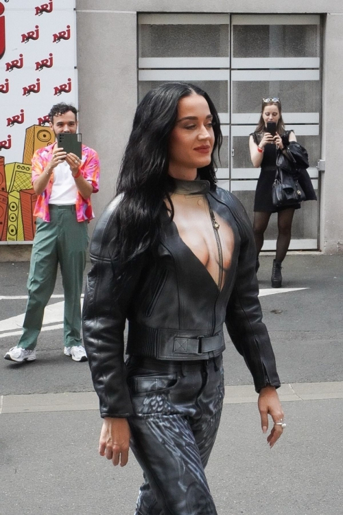 Katy Perry Arrives at NRJ Radio in Paris 1