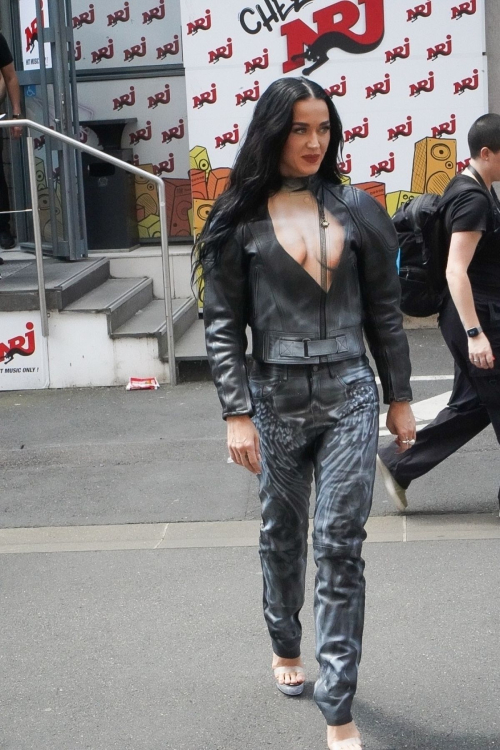 Katy Perry Arrives at NRJ Radio in Paris 3