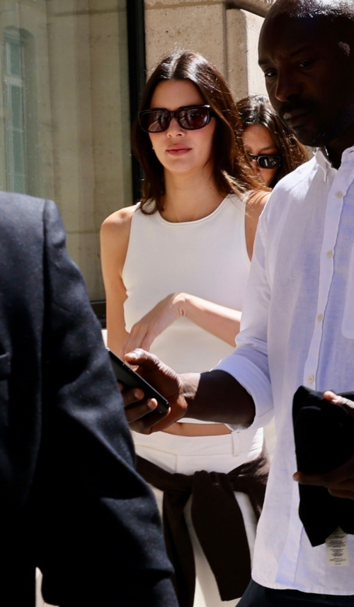 Kendall Jenner Arrives at Vogue Event in Paris 5