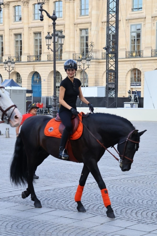 Kendall Jenner Riding on Horseback Through Paris 11