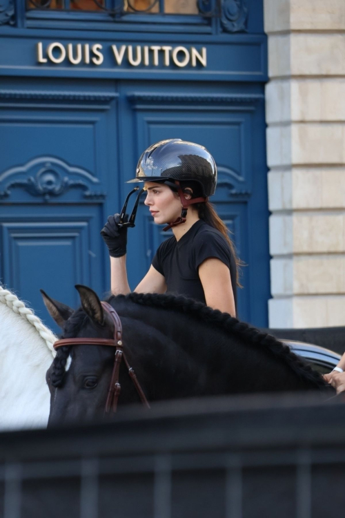 Kendall Jenner Riding on Horseback Through Paris 13