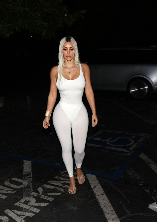 Kim Kardashian Leaves Pavilions Supermarket West Hollywood 1