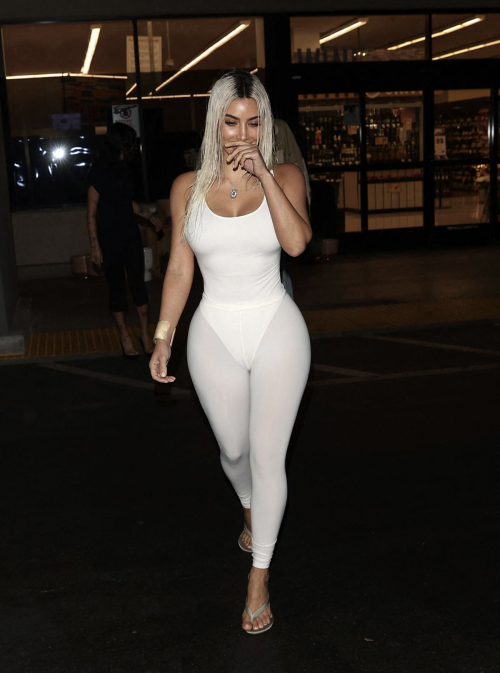 Kim Kardashian Leaves Pavilions Supermarket West Hollywood 3