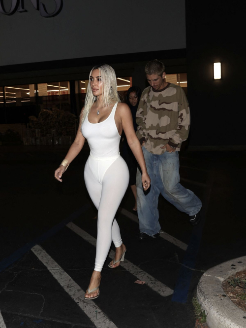 Kim Kardashian Leaves Pavilions Supermarket West Hollywood 5