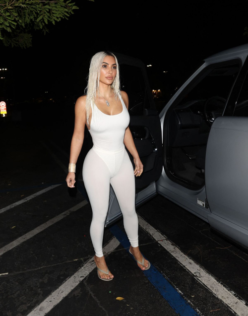 Kim Kardashian Leaves Pavilions Supermarket West Hollywood 6