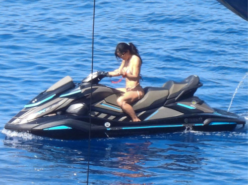 Lauren Sanchez Bikini Jet Skis Aegean Sea Greece 4