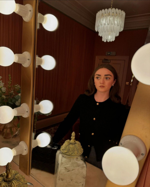 Maisie Williams ‚Äì Dior Cruise 2025 Show Portraits, June 2024 4