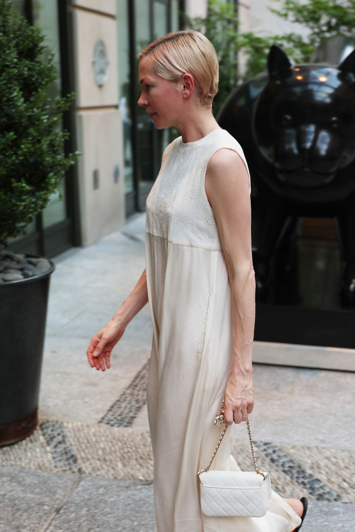 Michelle Williams Arrives at Vogue Dinner Party in New York