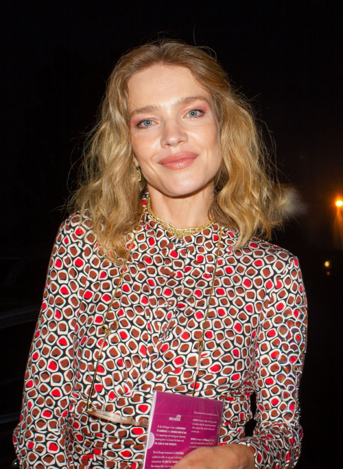 Natalia Vodianova Poses for Cameras Outside Voltaire Restaurant in Paris