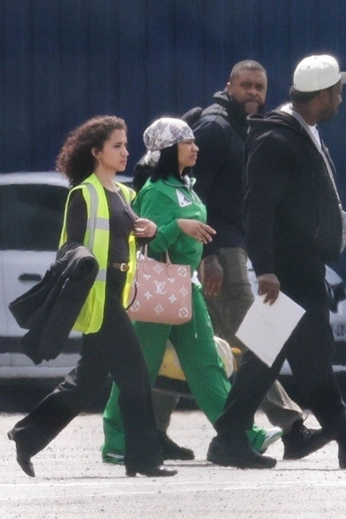 Nicki Minaj Flying Private to Paris After Her Arrest in Amsterdam 3