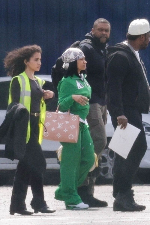 Nicki Minaj Flying Private to Paris After Her Arrest in Amsterdam 4