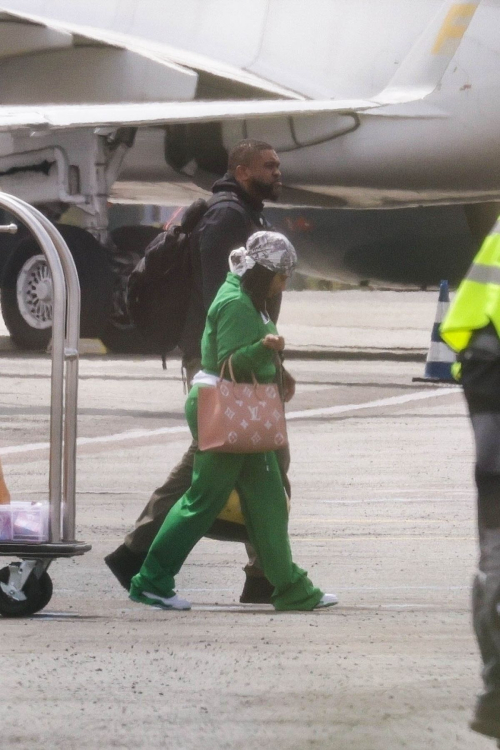 Nicki Minaj Flying Private to Paris After Her Arrest in Amsterdam 6