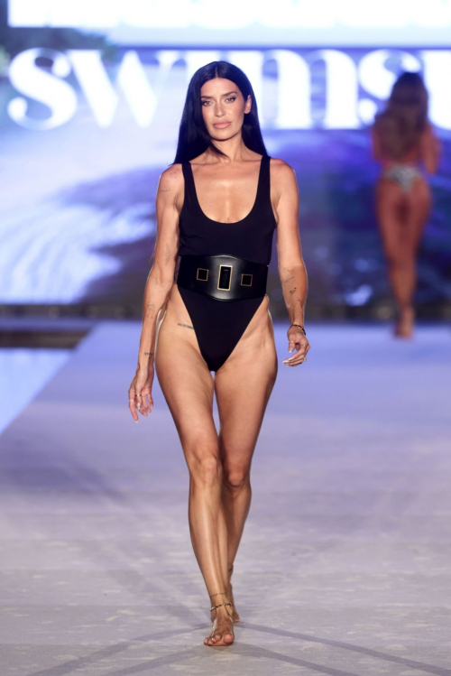 Nicole Williams at SI Swimsuit Runway Show in Miami Beach 4