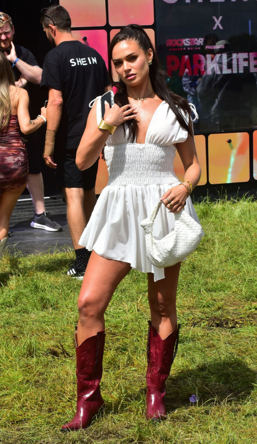 Olivia Hawkins and Arabella Chi at Parklife Festival in Manchester 2