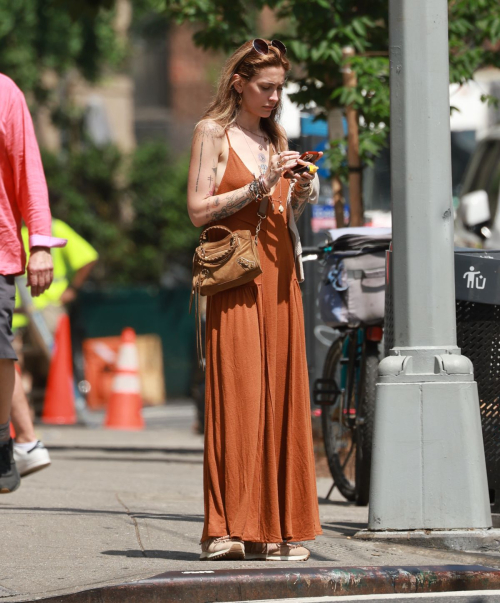 Paris Jackson Shopping New York 3