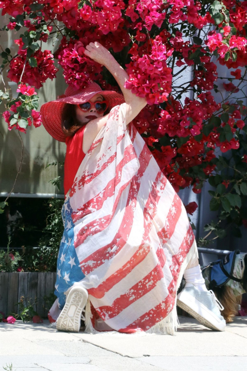 Phoebe Price Out with Her Dog in Los Angeles 5