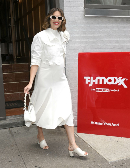 Pregnant Mandy Moore TJ Maxx Claim Your And Event 2