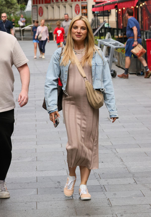 Pregnant Sian Welby Arrives at Capital Breakfast in London 5