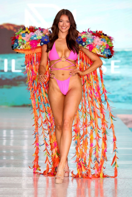 Rachel Pizzolato Walks Runway at Miami Swim Week: The Shows at SLS South Beach 15