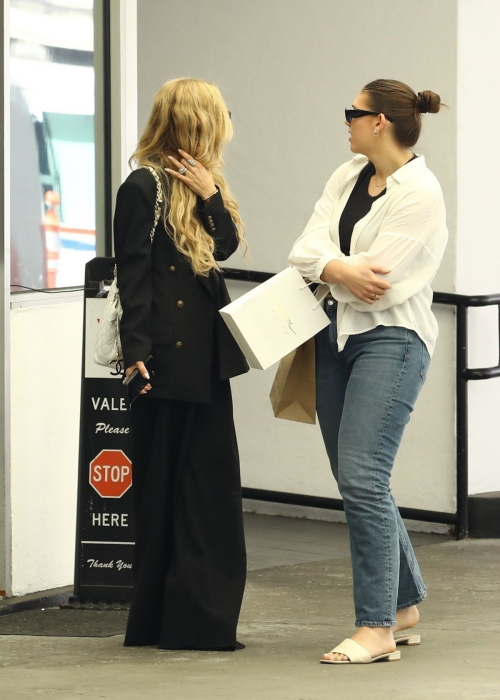 Rachel Zoe Arrives at Apa Aesthetic Cosmetic Dentist in Beverly Hills 4