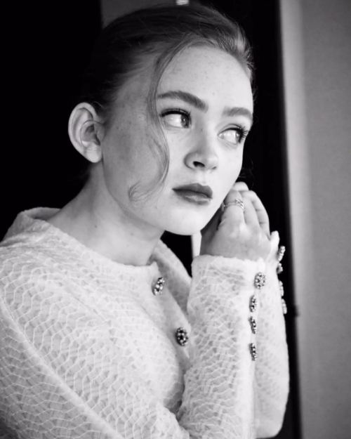 Sadie Sink ñ Haute Couture Fall/Winter 2024/25 Photoshoot 4