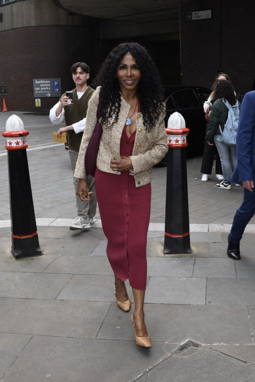 Sinitta Arrives at Kiss Me Kate Press Night in London 3