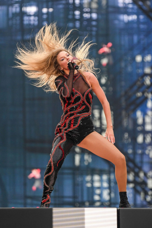 Taylor Swift Performs at The Eras Tour in Dublin 2