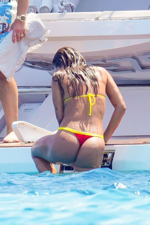 Anitta Bikini Yacht Saint-Tropez 10