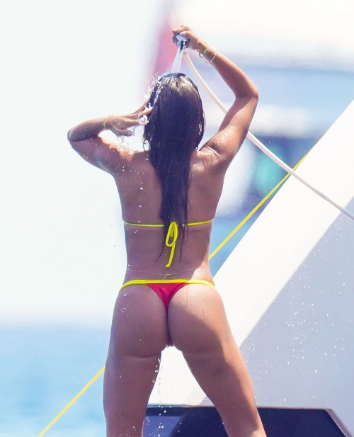 Anitta Bikini Yacht Saint-Tropez 16