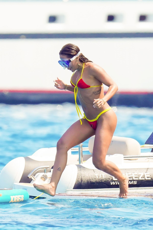 Anitta Bikini Yacht Saint-Tropez 7