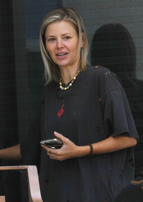 Ariana Madix Goes Completely Make-up Free After Admitting to Facial Cosmetic Surgery 3