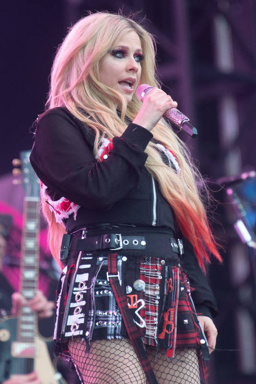 Avril Lavigne Performs Glastonbury Festival 2024 Worthy Farm Pilton 5