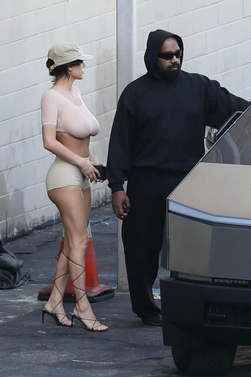 Bianca Censori and Kanye West Out in Los Angeles 3