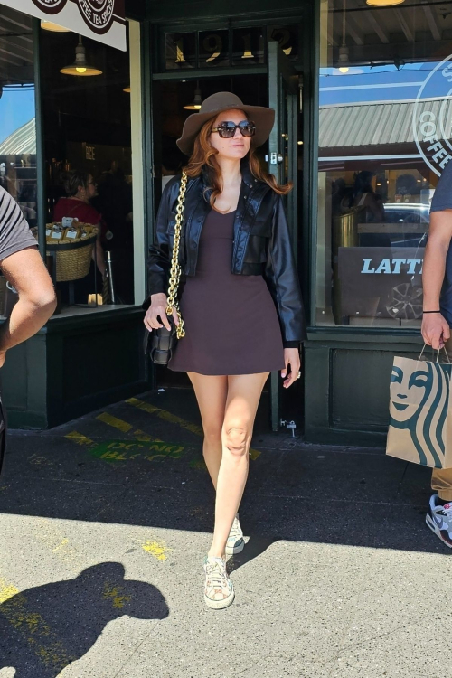 Blanca Blanco at Original Starbucks in Seattle 4