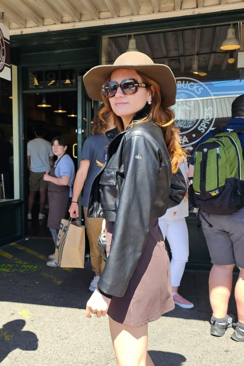 Blanca Blanco at Original Starbucks in Seattle 5