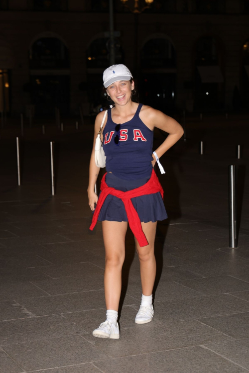 Emma Chamberlain Shows Her Support for USA in Paris 5